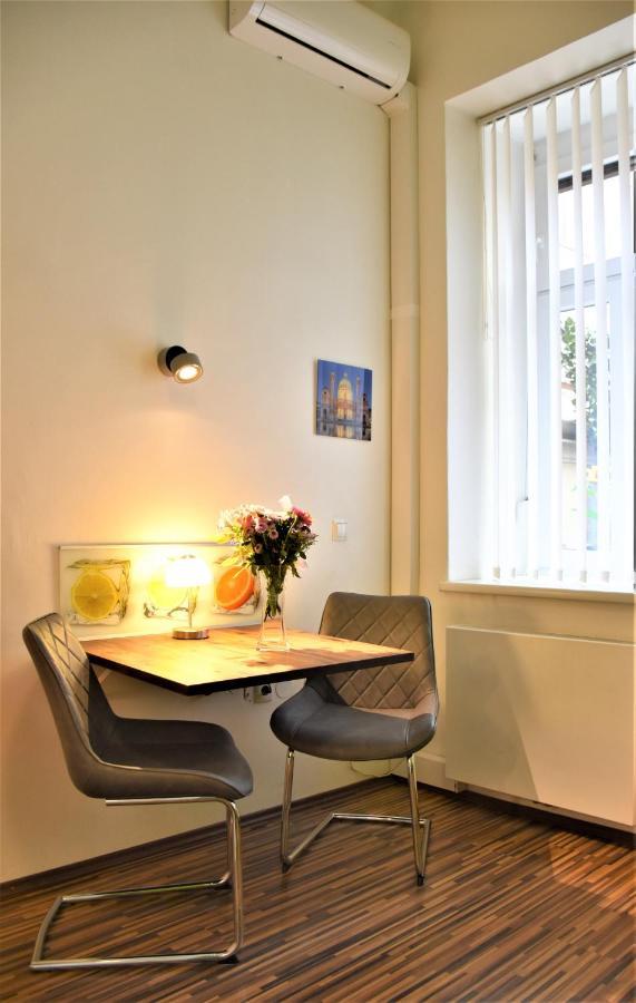 Studio-Apartment Augarten Vienna Luaran gambar